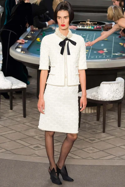 Look 3
